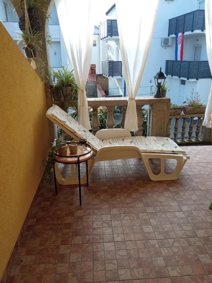 Apartments Tomic Vodice Eksteriør bilde