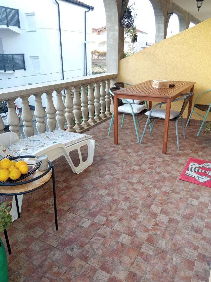 Apartments Tomic Vodice Eksteriør bilde